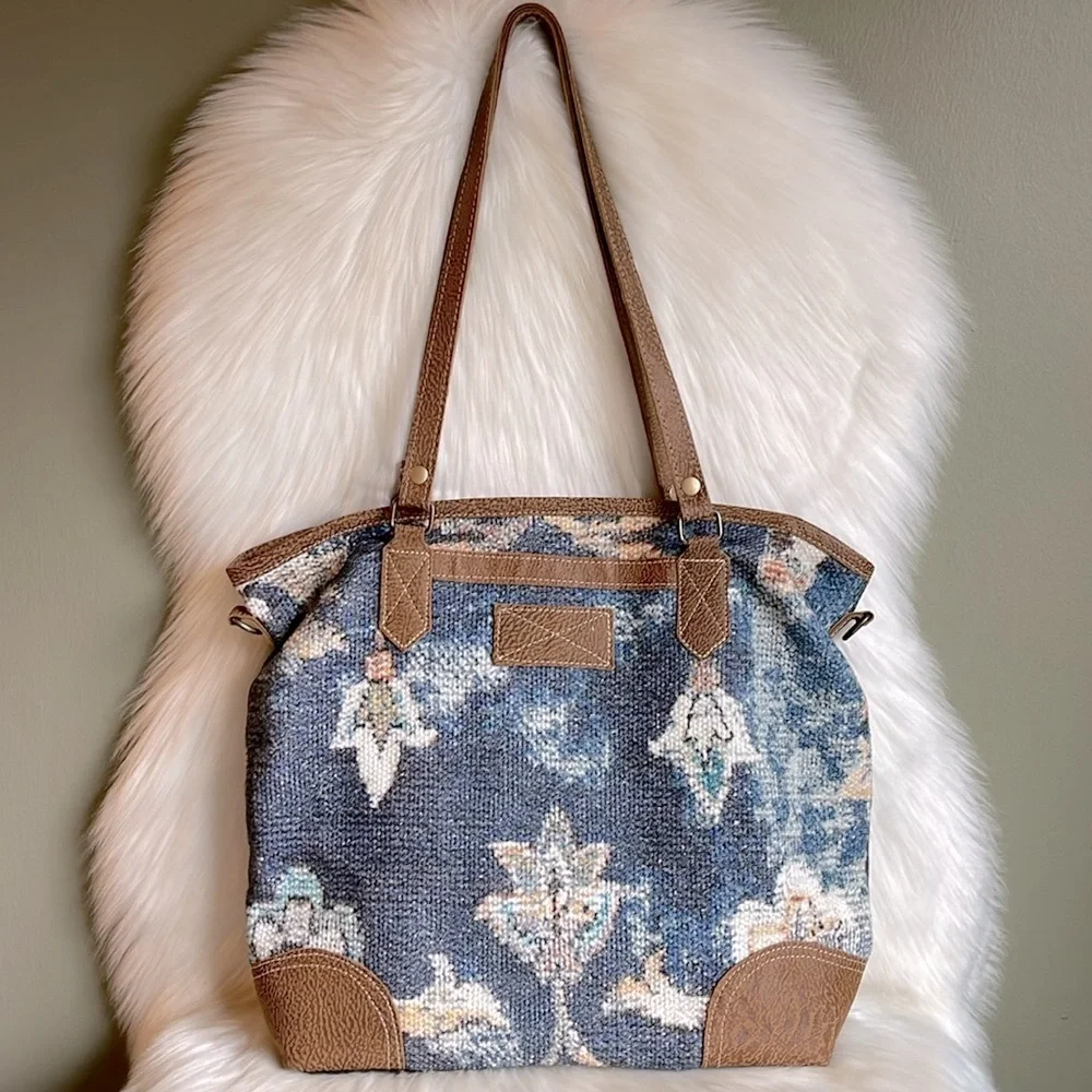 Myra Bag Shoulder Bag